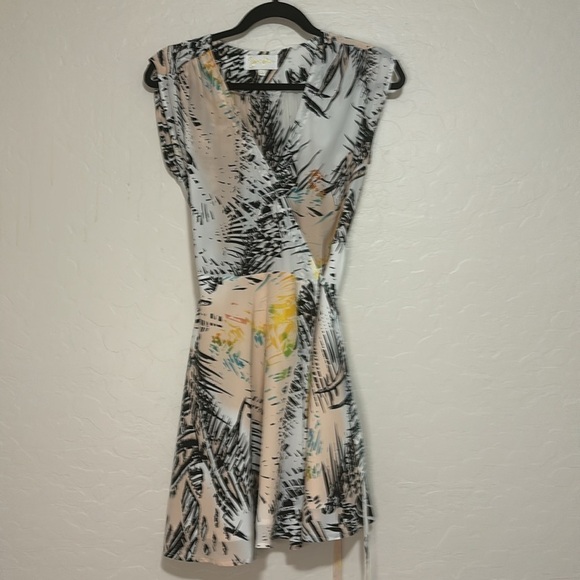 Yumi Kim x REVOLVE Soho Mixer Beach Festival 100% Silk Wrap Mini Dress Size XS - Picture 9 of 10